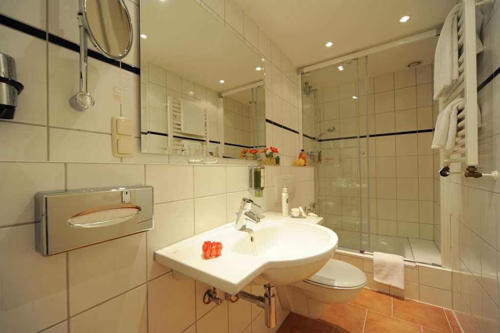 Celler Hof Hotel Стая снимка