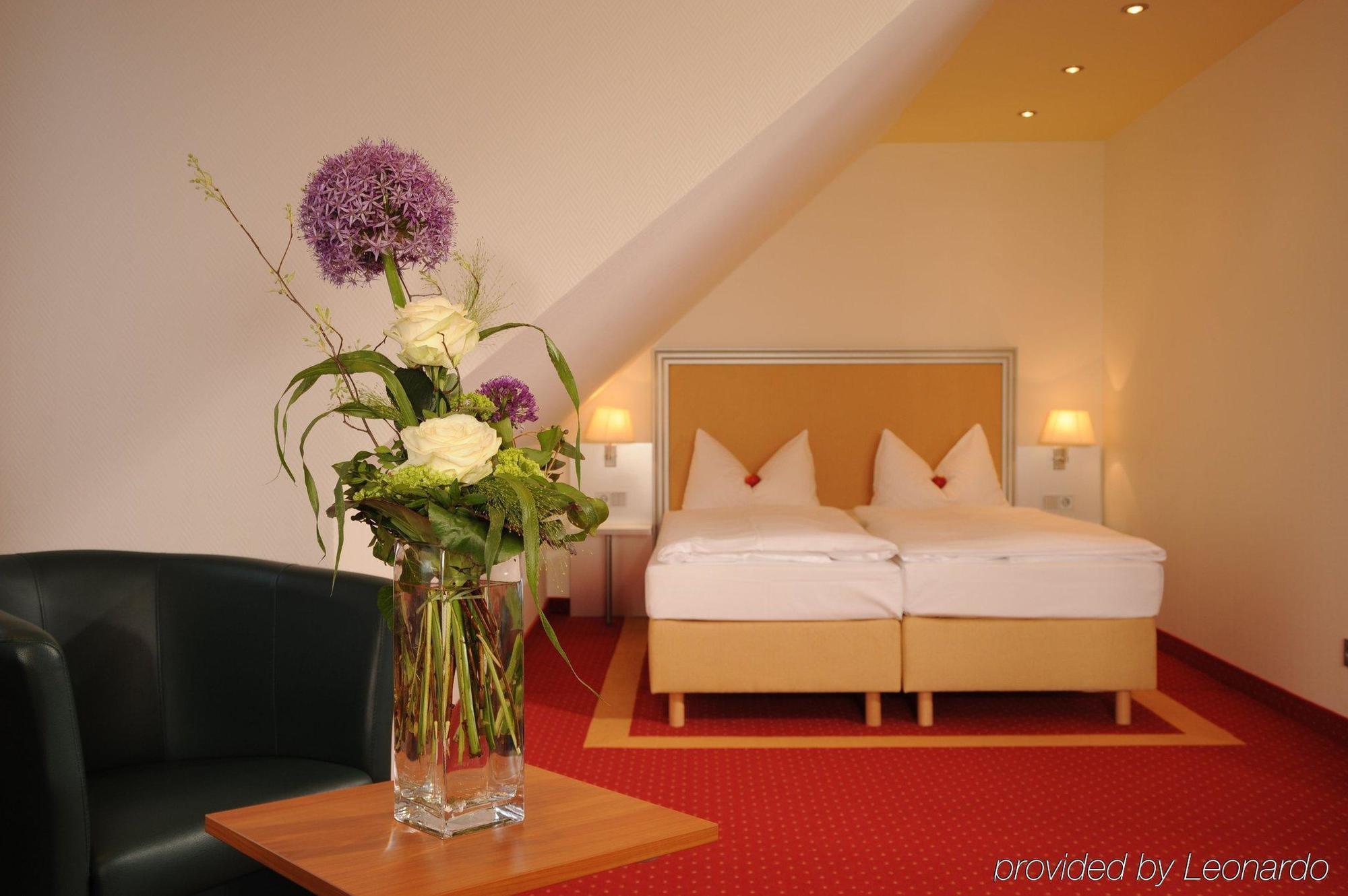 Celler Hof Hotel Стая снимка