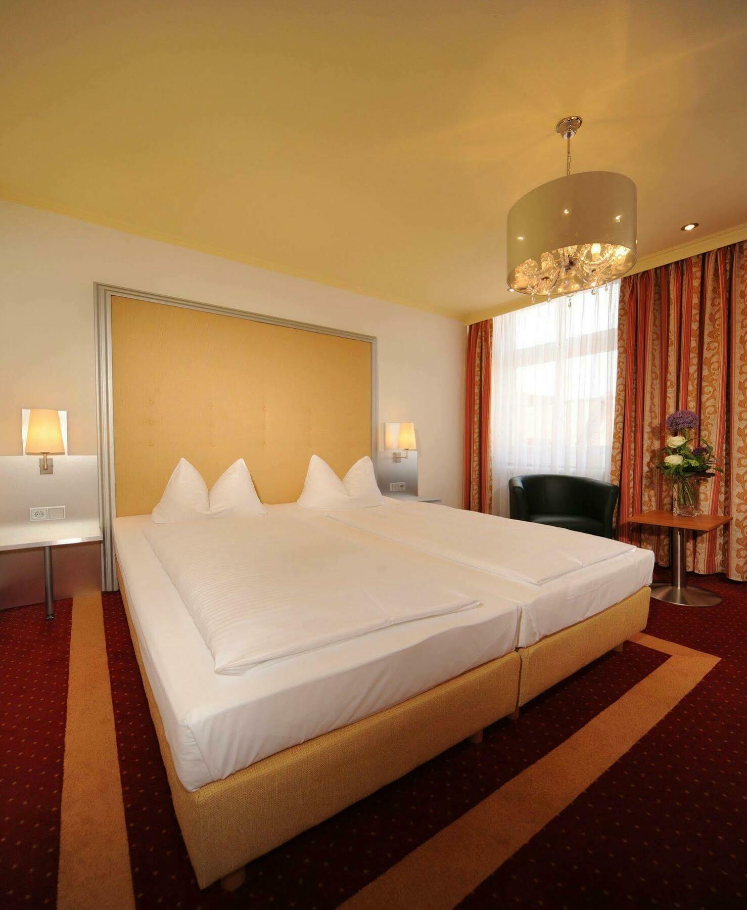 Celler Hof Hotel Екстериор снимка